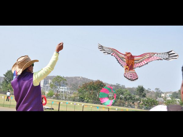 అగాఖాన్ అకాడమీలో పతంగుల పండుగ