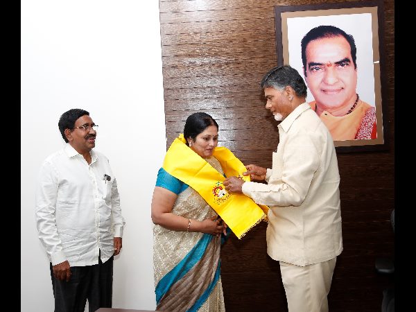  సైకిల్ ఎక్కిన జయసుధ