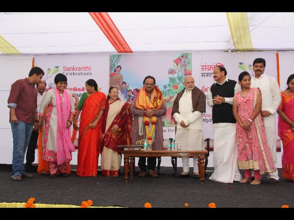  ఢిల్లీలో సంక్రాంతి: వెంకయ్య ఇంట్లో బాలుకు మోడీ సన్మానం