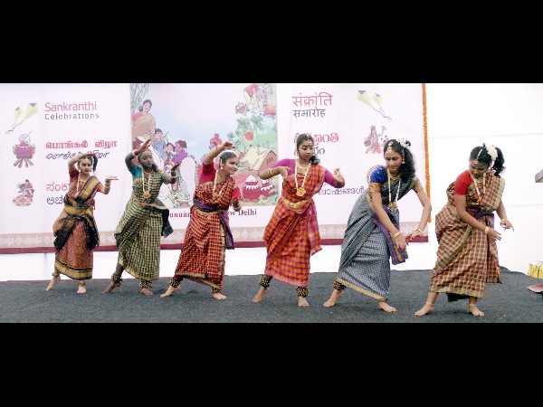 ఢిల్లీలో సంక్రాంతి: వెంకయ్య ఇంట్లో బాలుకు మోడీ సన్మానం