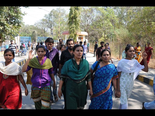 రోహిత్ ఆత్మహత్యపై ఆందోళన