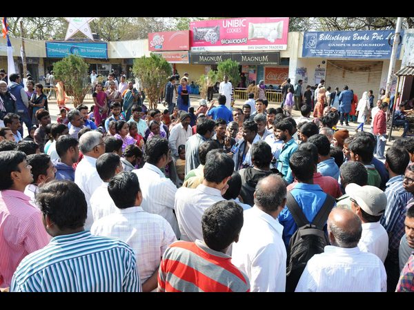 రోహిత్ ఆత్మహత్యపై ఆందోళన