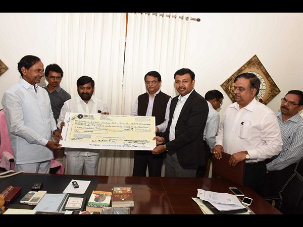 కేసీఆర్‌ను కలిసిన సింగరేణి సీఎండీ