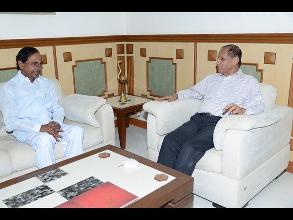 గవర్నర్‌తో కెసిఆర్ భేటీ