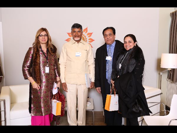 పారిశ్రామికవేత్తలతో బాబు