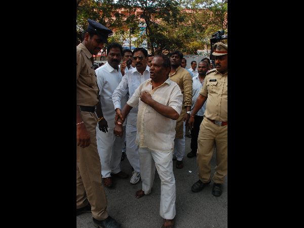  గ్రేటర్ గొడవ