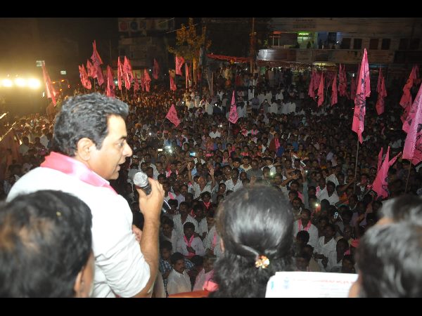 తెరాసలోకి చేరికలు