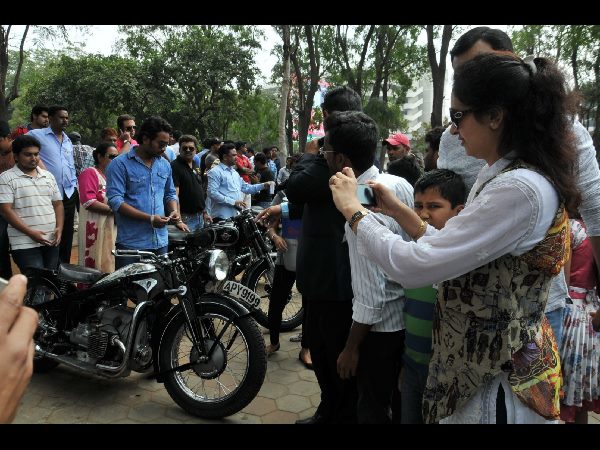  లుంబినీ పార్క్‌లో వింటేజ్ వాహనాల ప్రదర్శన