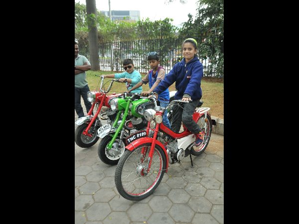  లుంబినీ పార్క్‌లో వింటేజ్ వాహనాల ప్రదర్శన