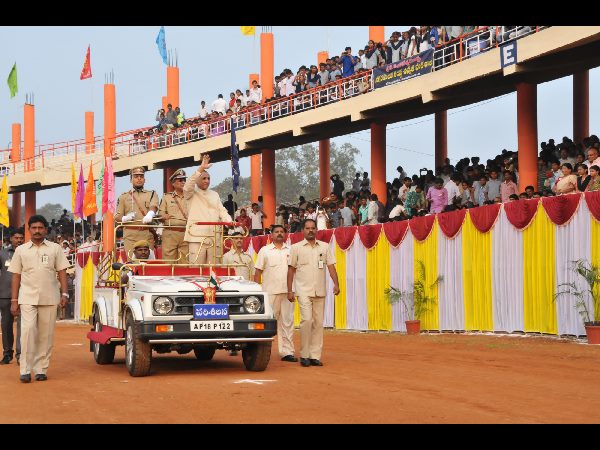 అభివృద్ధికి సమిష్టిగా పాటు పడదామన్న గవర్నర్ నరసింహాన్