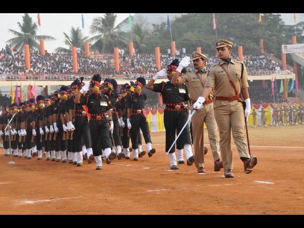  అభివృద్ధికి సమిష్టిగా పాటు పడదామన్న గవర్నర్ నరసింహాన్