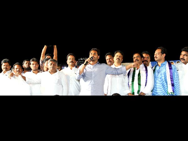 చంద్రబాబు మోసగాడు