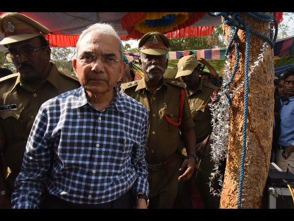 ఒక్కరికి ఉద్యోగం...