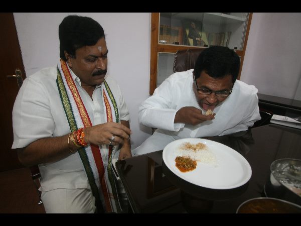 జానా తీరు ఇదేనా...