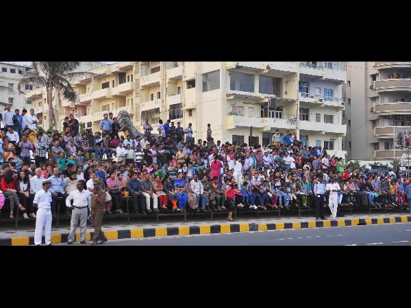 నేవీ విన్యాసాలు