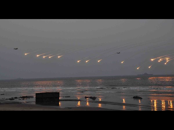 నేవీ విన్యాసాలు