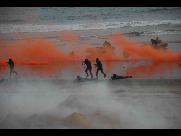 నేవీ విన్యాసాలు