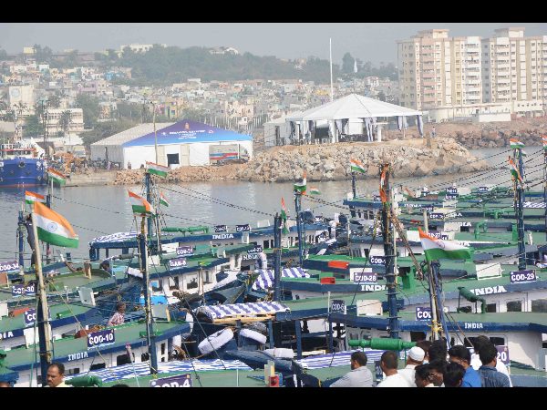 నేవీ విన్యాసాలు