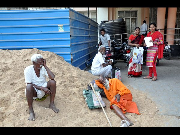 వైద్యుల ఆందోళన-రోగుల ఇక్కట్లు