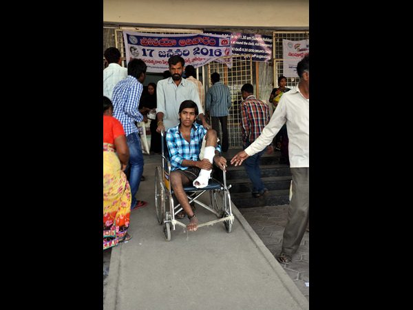 వైద్యుల ఆందోళన-రోగుల ఇక్కట్లు