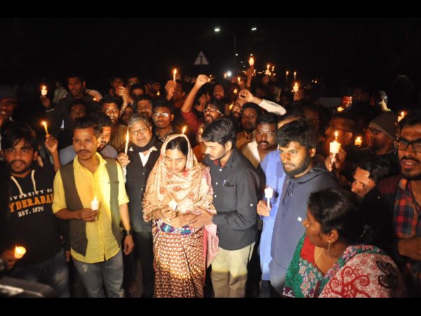 ర్యాలీలో రోహిత్ తల్లి ఇలా...