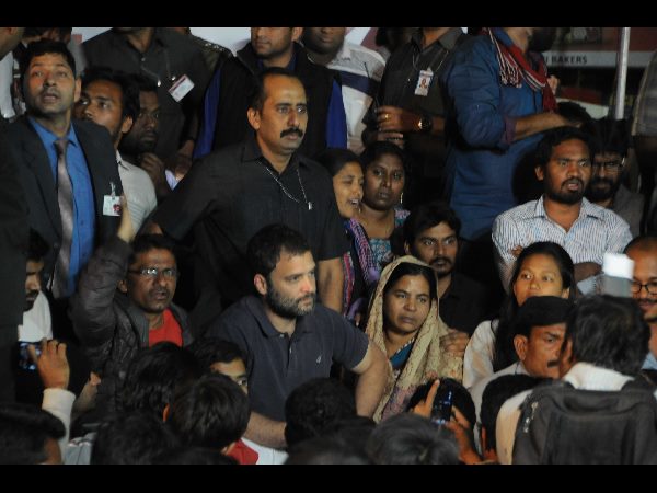 రాహుల్ గాంధీ ఇలా...