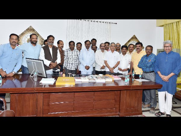 వంద ఎకరాలు... వంద ఎకరాలు...