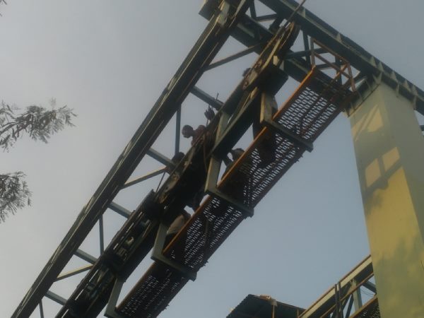 ఆనందం కాస్త ప్రమాదంగా: తెగిపడిన కైలాసగిరి రోప్‌వే