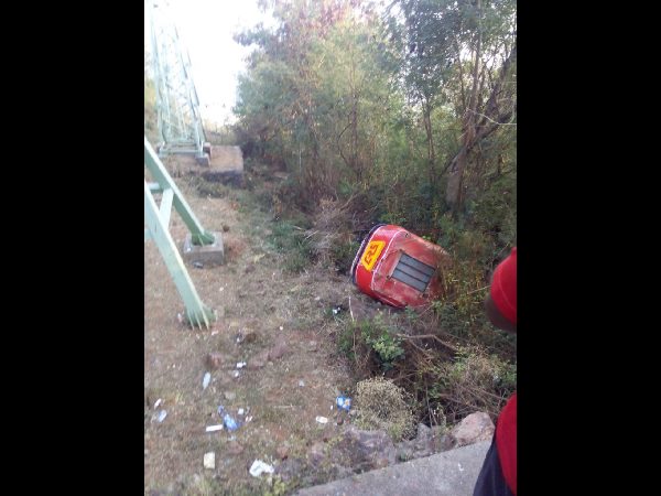 ఆనందం కాస్త ప్రమాదంగా: తెగిపడిన కైలాసగిరి రోప్‌వే