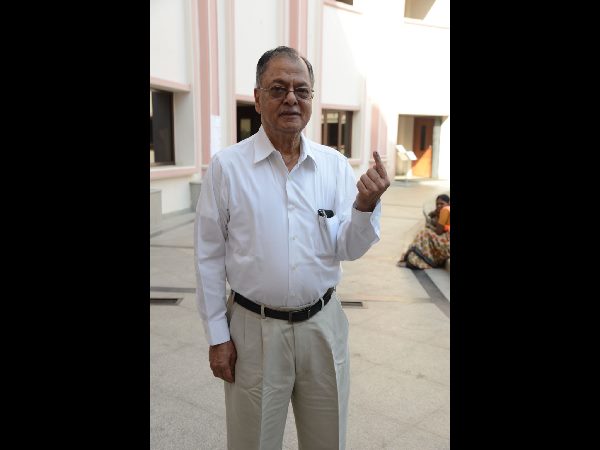  ఓటు వేసిన సినీ ప్రముఖులు