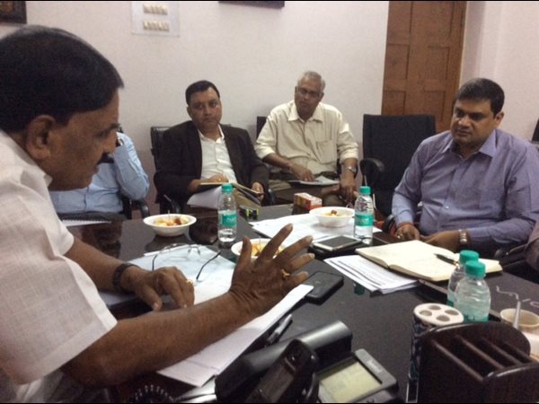  ఏపీ ఐటీ హబ్‌గా విశాఖ: సమీక్షలో మంత్రి పల్లె 