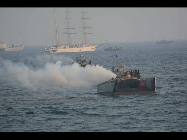 భారత నౌకాదళ చరిత్రలోనే ఇదొక అరుదైన ఘట్టం భారత నౌకాదళ చరిత్రలోనే ఇదొక అరుదైన ఘట్టం