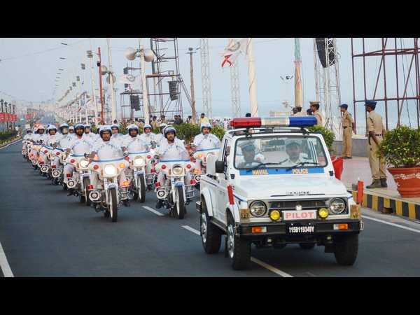 భారత నౌకాదళ చరిత్రలోనే ఇదొక అరుదైన ఘట్టం భారత నౌకాదళ చరిత్రలోనే ఇదొక అరుదైన ఘట్టం