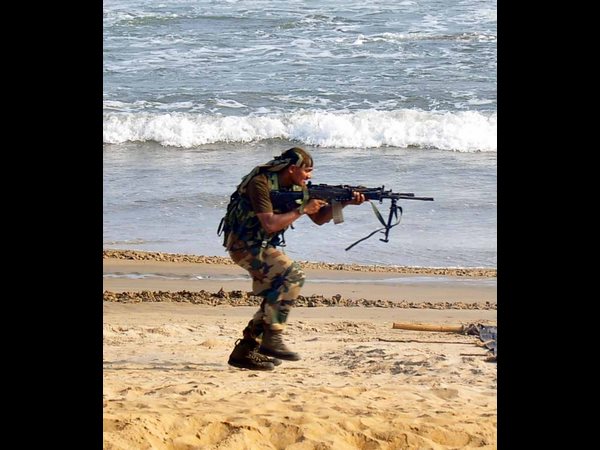 భారత నౌకాదళ చరిత్రలోనే ఇదొక అరుదైన ఘట్టం భారత నౌకాదళ చరిత్రలోనే ఇదొక అరుదైన ఘట్టం