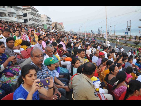 భారత నౌకాదళ చరిత్రలోనే ఇదొక అరుదైన ఘట్టం భారత నౌకాదళ చరిత్రలోనే ఇదొక అరుదైన ఘట్టం
