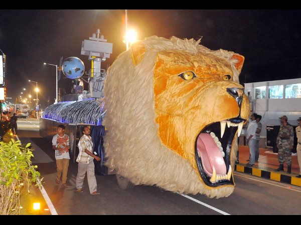 భారత నౌకాదళ చరిత్రలోనే ఇదొక అరుదైన ఘట్టం భారత నౌకాదళ చరిత్రలోనే ఇదొక అరుదైన ఘట్టం