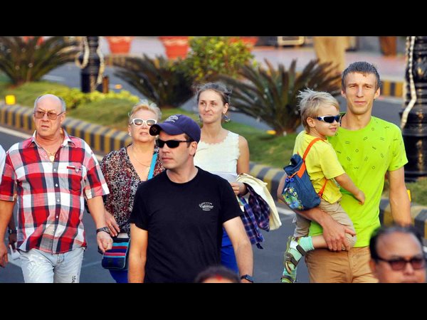 భారత నౌకాదళ చరిత్రలోనే ఇదొక అరుదైన ఘట్టం భారత నౌకాదళ చరిత్రలోనే ఇదొక అరుదైన ఘట్టం