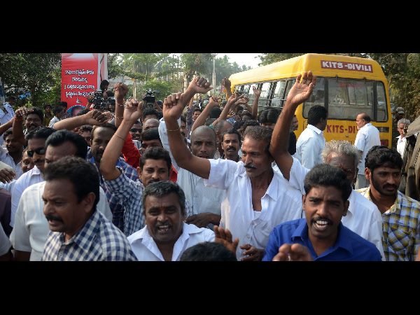 రెండో రోజుకు ముద్రగడ నిరాహార దక్ష