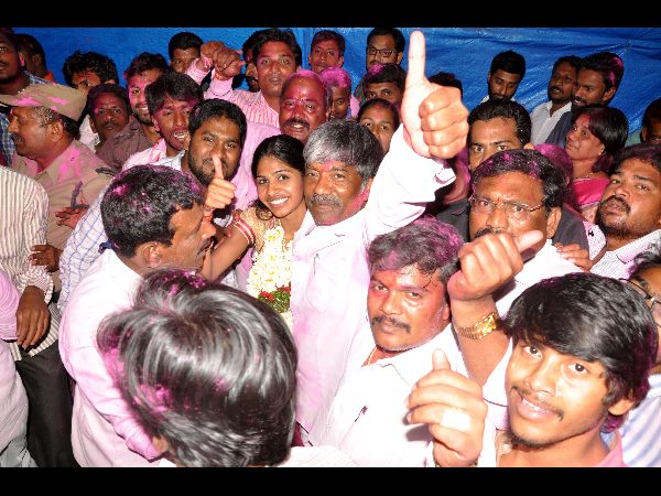 కార్యకర్తలతో కలిసి డ్యాన్స్ చేసిన మంత్రి పద్మారావు