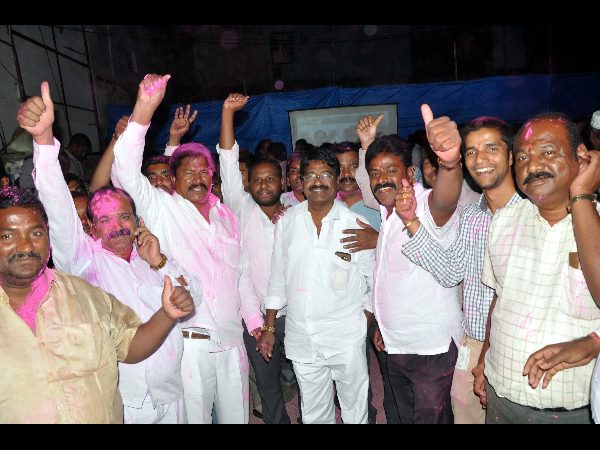  కార్యకర్తలతో కలిసి డ్యాన్స్ చేసిన మంత్రి పద్మారావు