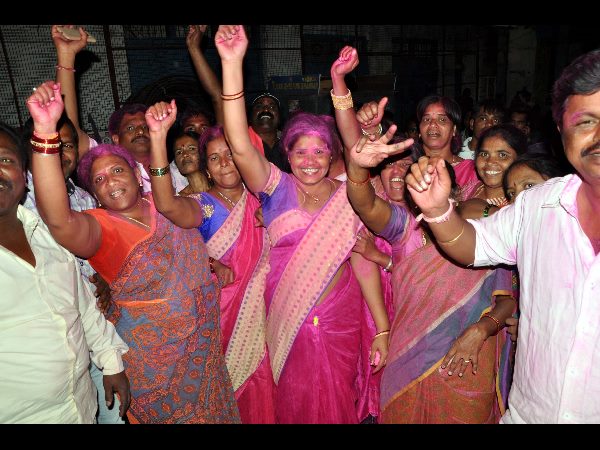  కార్యకర్తలతో కలిసి డ్యాన్స్ చేసిన మంత్రి పద్మారావు