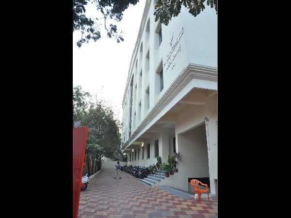  గ్రేటర్ ఎన్నికలు: టీడీపీలో నిరాశ, నలిగిపోయిన హస్తం