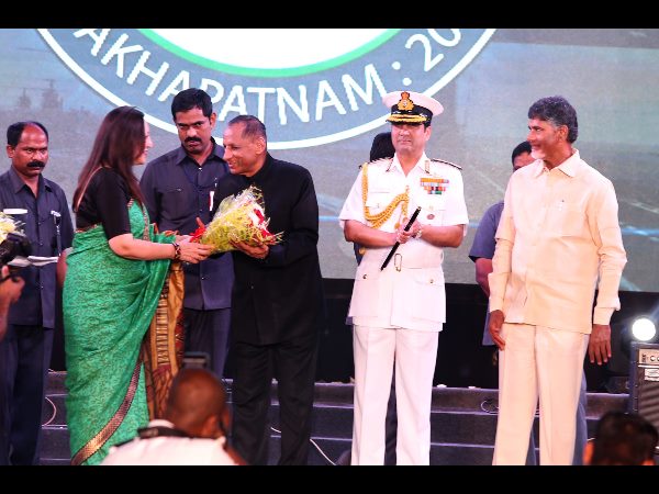 లాంఛనంగా ప్రారంభమైన ఐఎఫ్ఆర్ వేడుకలు లాంఛనంగా ప్రారంభమైన ఐఎఫ్ఆర్ వేడుకలు