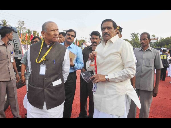 లాంఛనంగా ప్రారంభమైన ఐఎఫ్ఆర్ వేడుకలు లాంఛనంగా ప్రారంభమైన ఐఎఫ్ఆర్ వేడుకలు