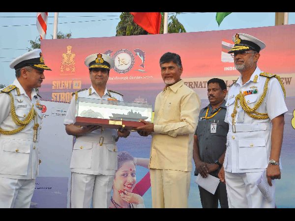 లాంఛనంగా ప్రారంభమైన ఐఎఫ్ఆర్ వేడుకలు లాంఛనంగా ప్రారంభమైన ఐఎఫ్ఆర్ వేడుకలు