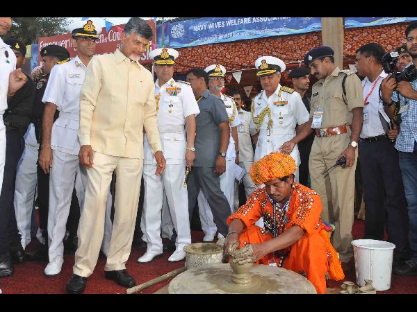 లాంఛనంగా ప్రారంభమైన ఐఎఫ్ఆర్ వేడుకలు లాంఛనంగా ప్రారంభమైన ఐఎఫ్ఆర్ వేడుకలు