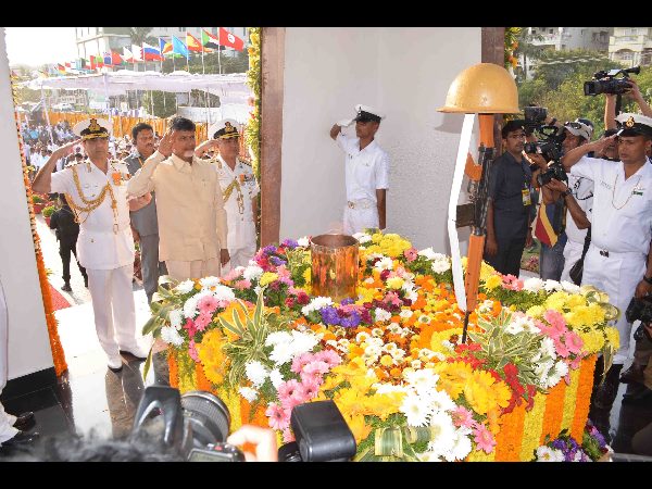 లాంఛనంగా ప్రారంభమైన ఐఎఫ్ఆర్ వేడుకలు లాంఛనంగా ప్రారంభమైన ఐఎఫ్ఆర్ వేడుకలు