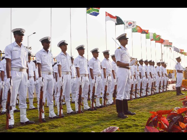 లాంఛనంగా ప్రారంభమైన ఐఎఫ్ఆర్ వేడుకలు లాంఛనంగా ప్రారంభమైన ఐఎఫ్ఆర్ వేడుకలు