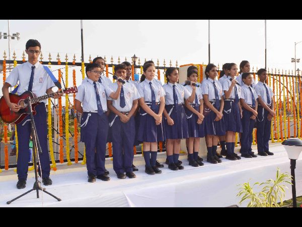 లాంఛనంగా ప్రారంభమైన ఐఎఫ్ఆర్ వేడుకలు లాంఛనంగా ప్రారంభమైన ఐఎఫ్ఆర్ వేడుకలు