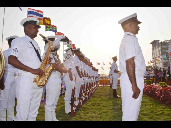 లాంఛనంగా ప్రారంభమైన ఐఎఫ్ఆర్ వేడుకలు లాంఛనంగా ప్రారంభమైన ఐఎఫ్ఆర్ వేడుకలు